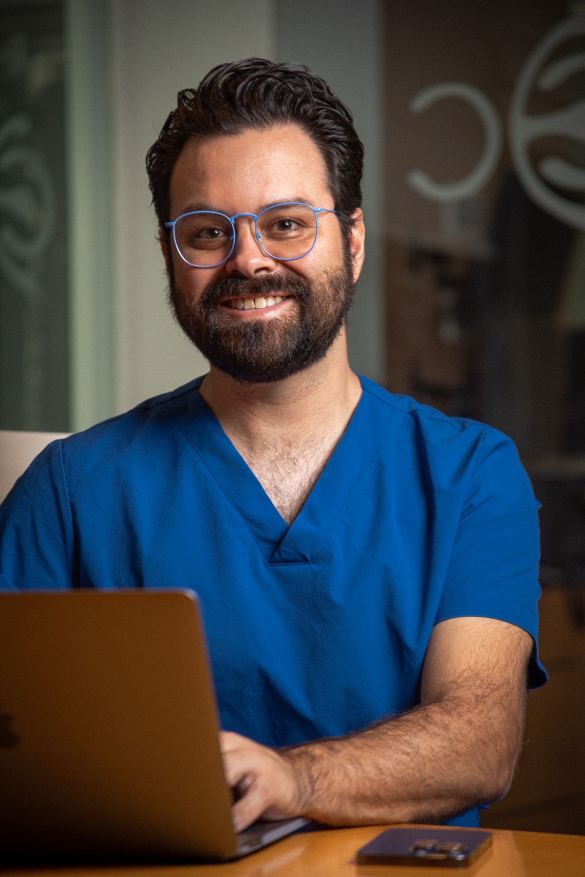 Contacto Dr. Edgar Núñez García
